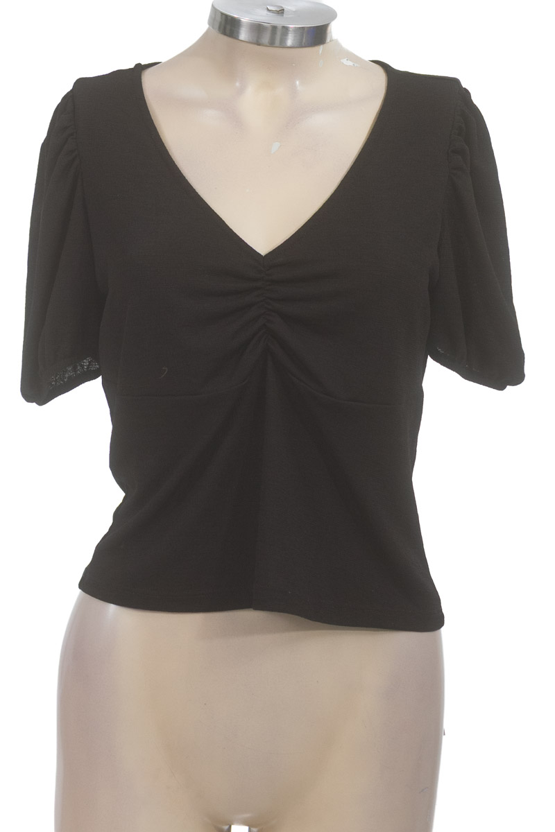 Top / Camiseta color Negro - Koaj