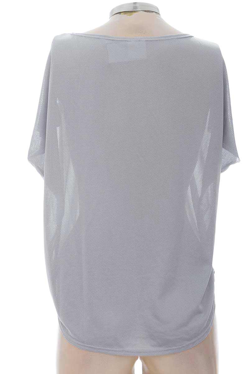 Ropa Deportiva / Salida de Baño color Gris - Yazo