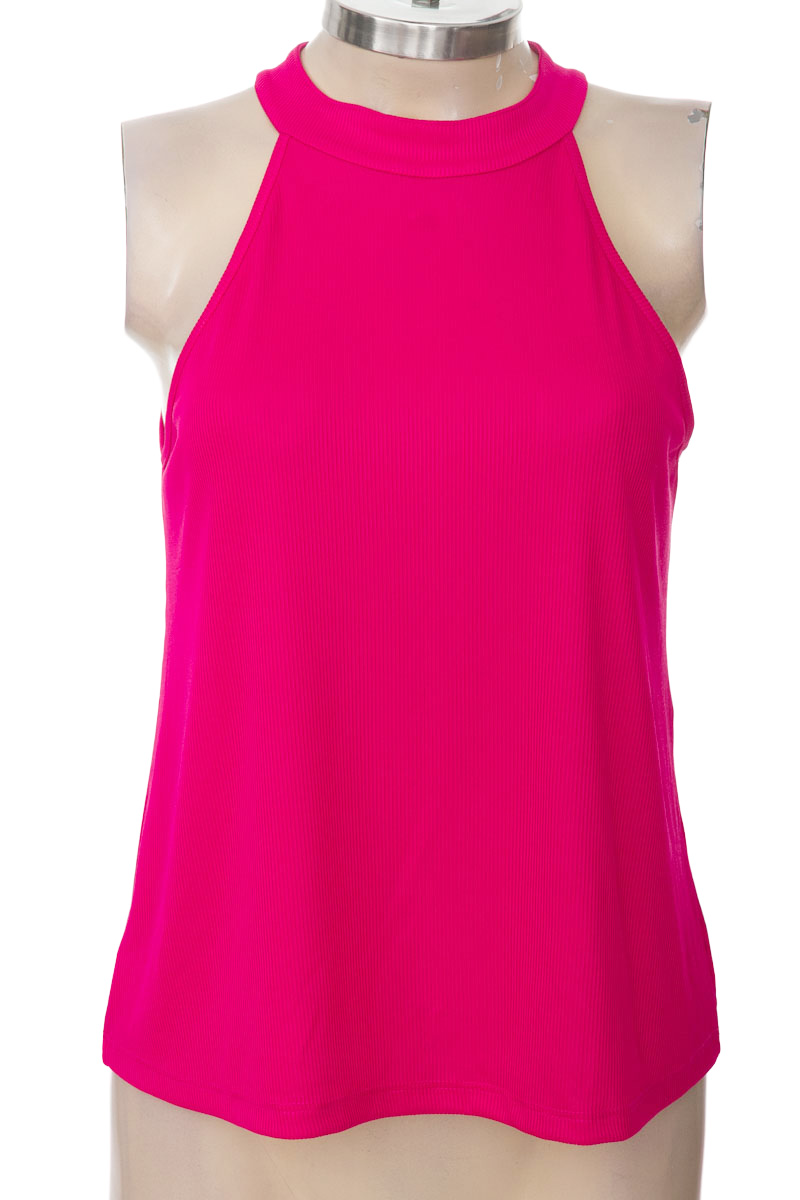 Top / Camiseta color Fucsia - Arkitect