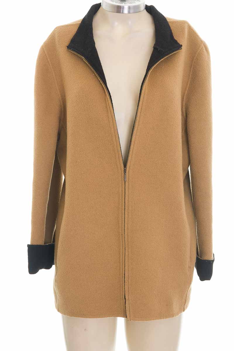 Chaqueta / Abrigo color Café DKNY Closeando
