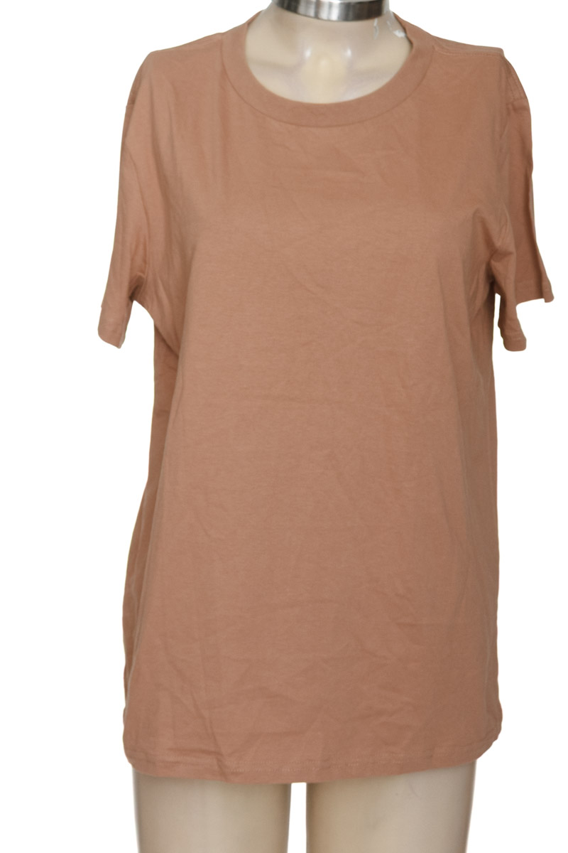 Top / Camiseta color Beige - Closeando