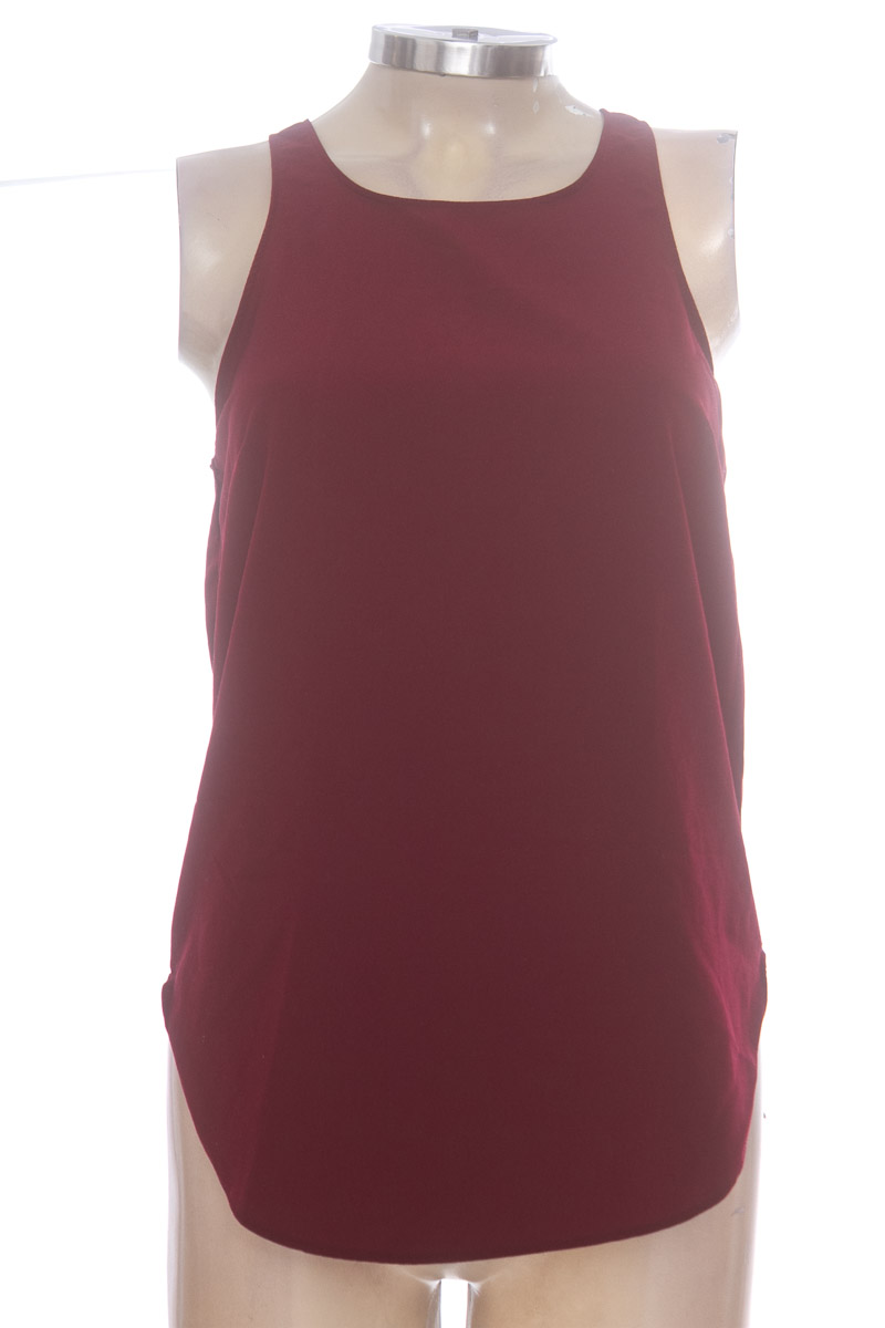 Top / Camiseta color Vinotinto - Stradivarius