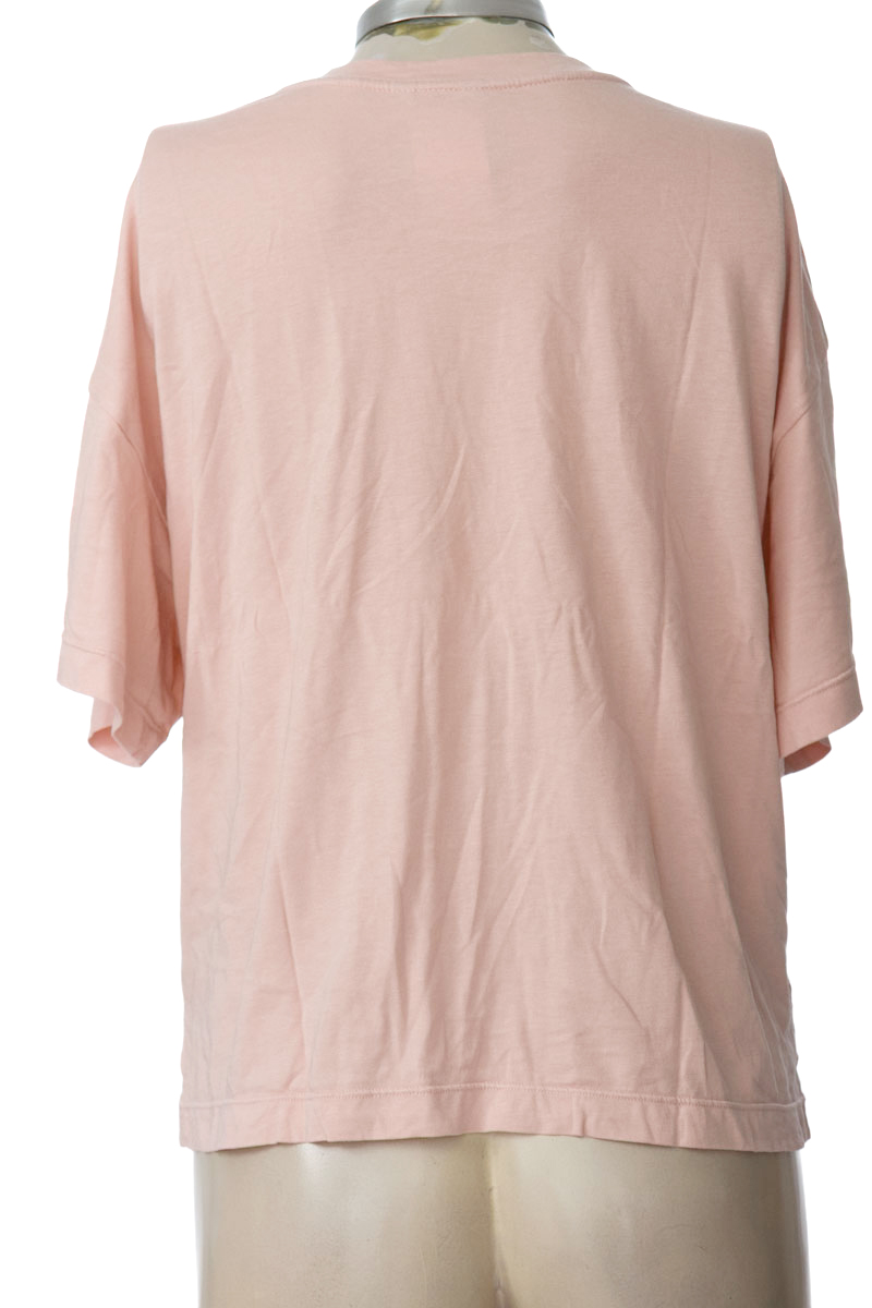 Top / Camiseta color Rosado - Punto Blanco