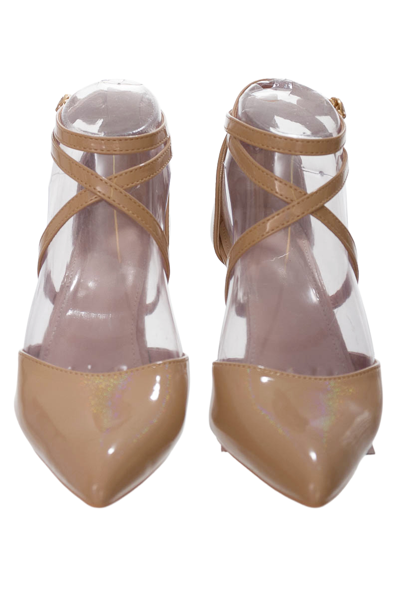 Zapatos color Beige - Closeando