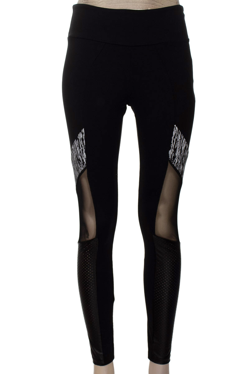Ropa Deportiva / Salida de Baño color Negro - Cinqo