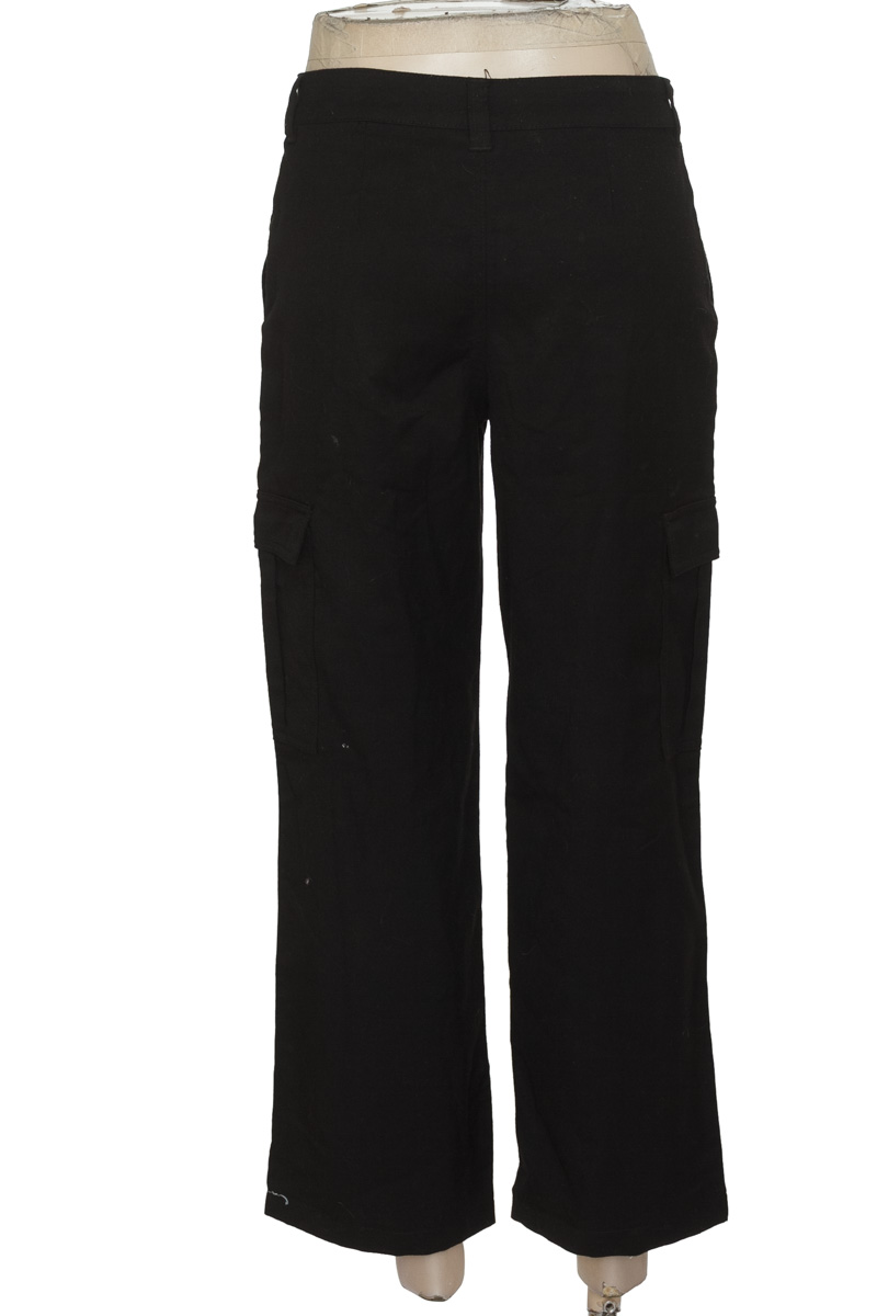 Pantalones color Negro - Divided by H&M