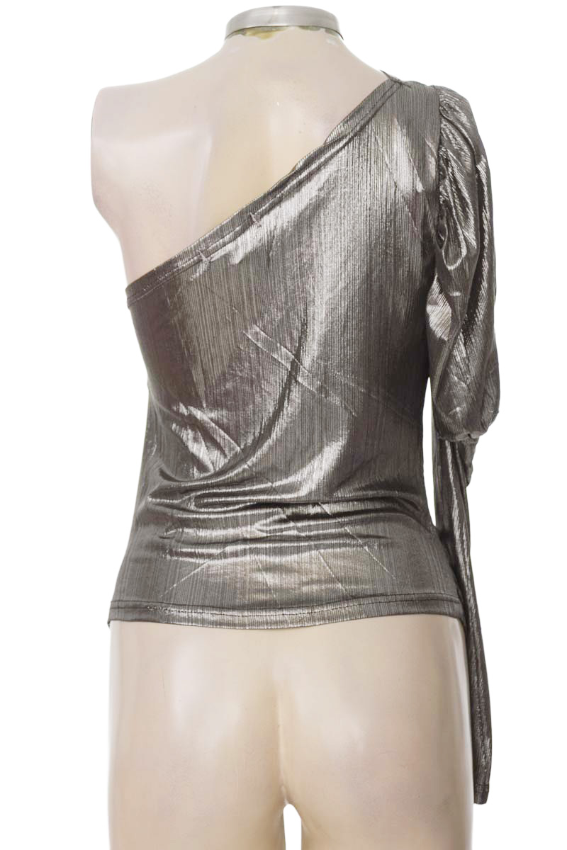 Top / Camiseta color Plateado - Follow me 