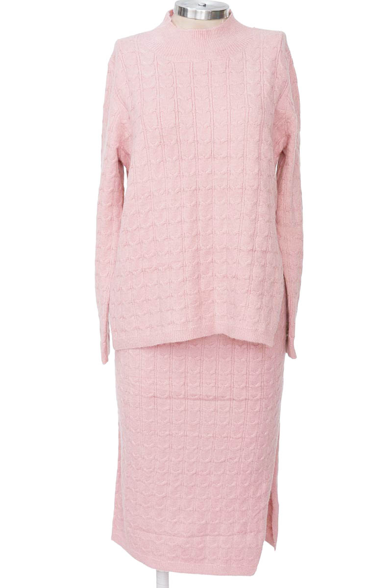 Vestido / Enterizo color Rosado - Closeando