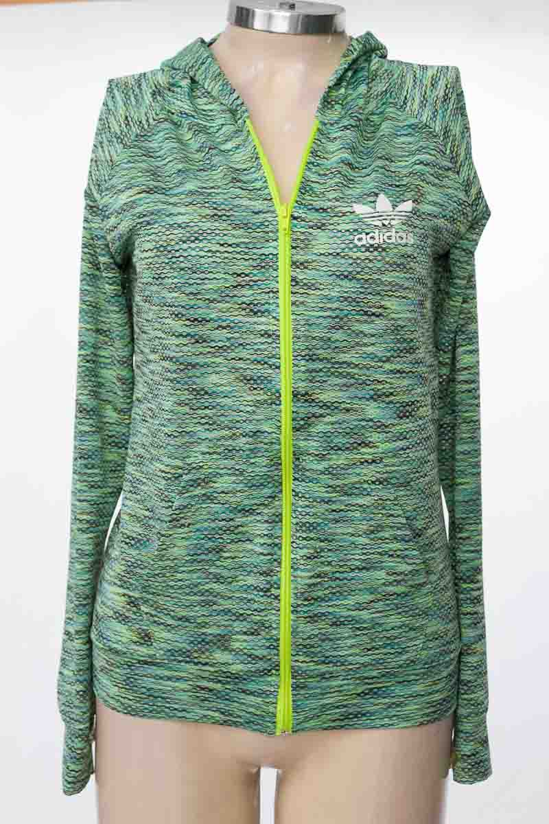 Ropa Deportiva / Salida de Baño color Verde - Closeando