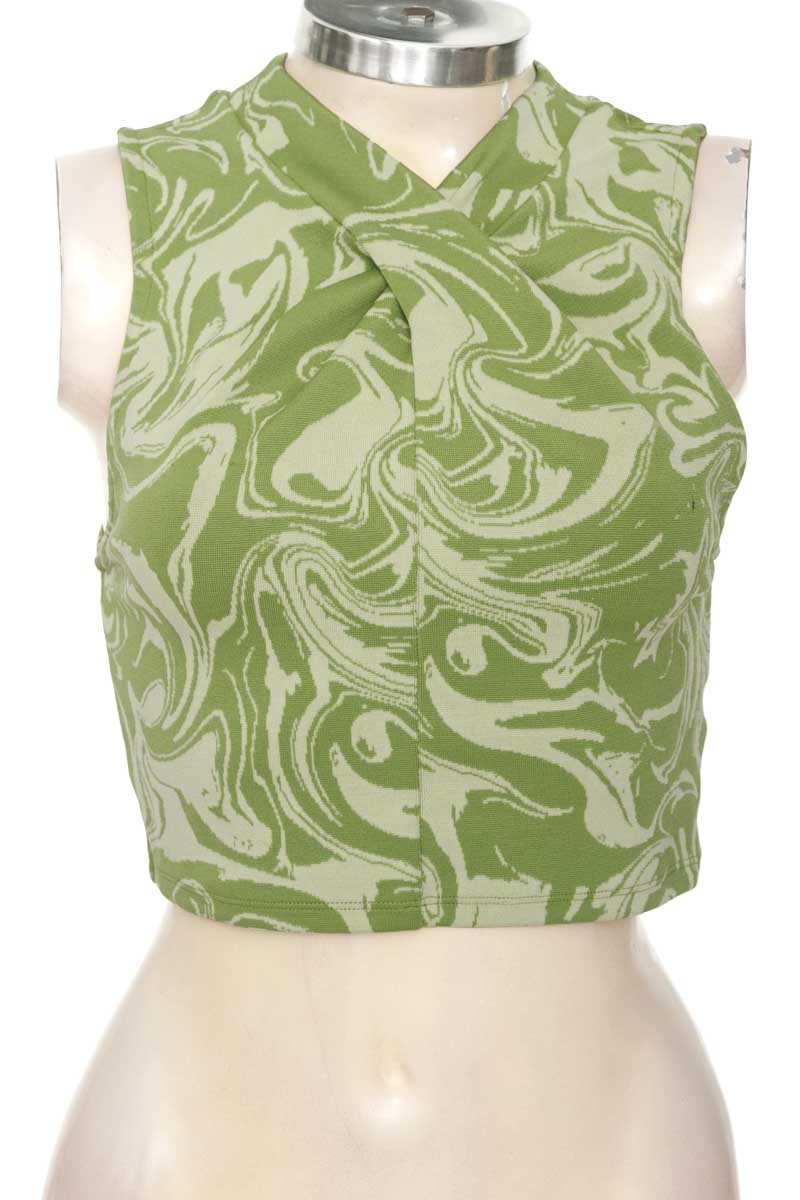 Top / Camiseta color Verde - Zara