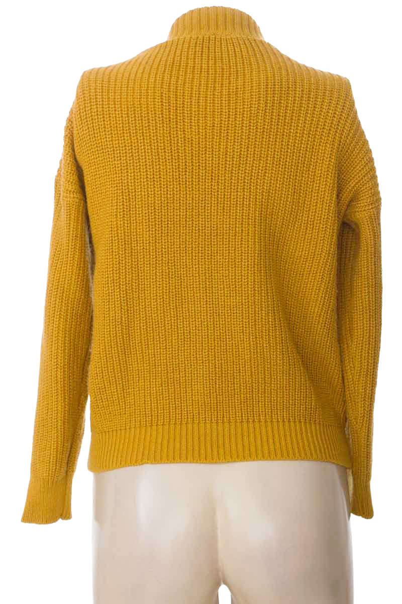 Sweater color Mostaza - Closeando