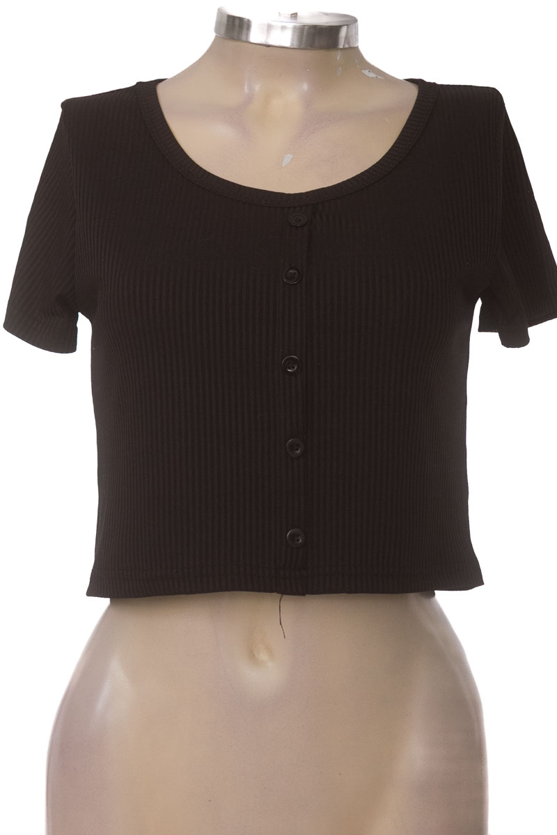 Top / Camiseta color Negro - Niuniu Studio