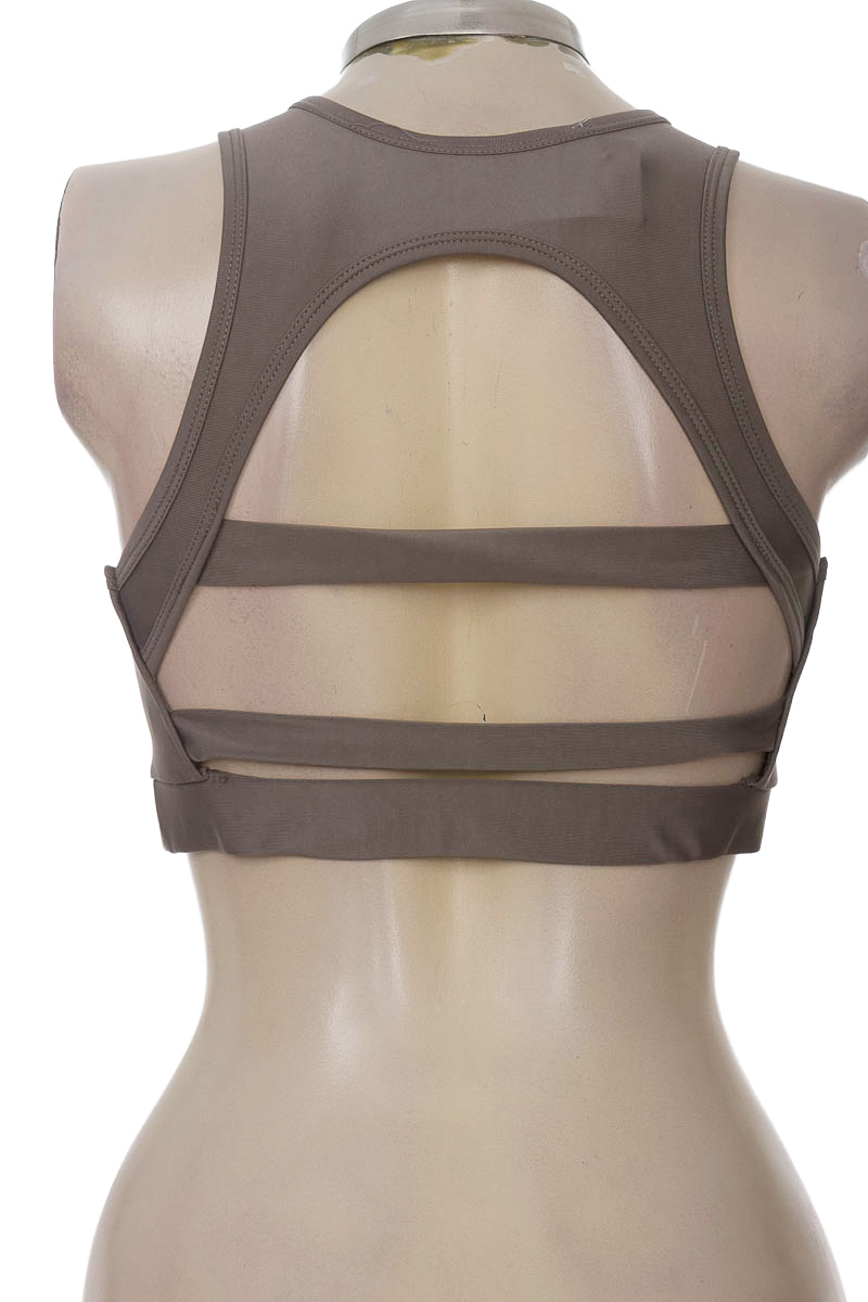 Ropa Deportiva / Salida de Baño color Gris - Closeando