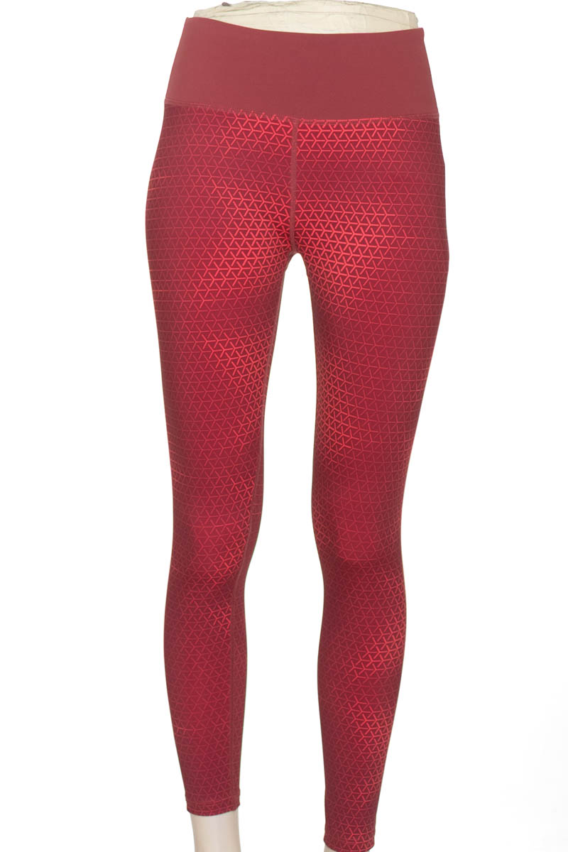 Ropa Deportiva / Salida de Baño color Café - Closeando