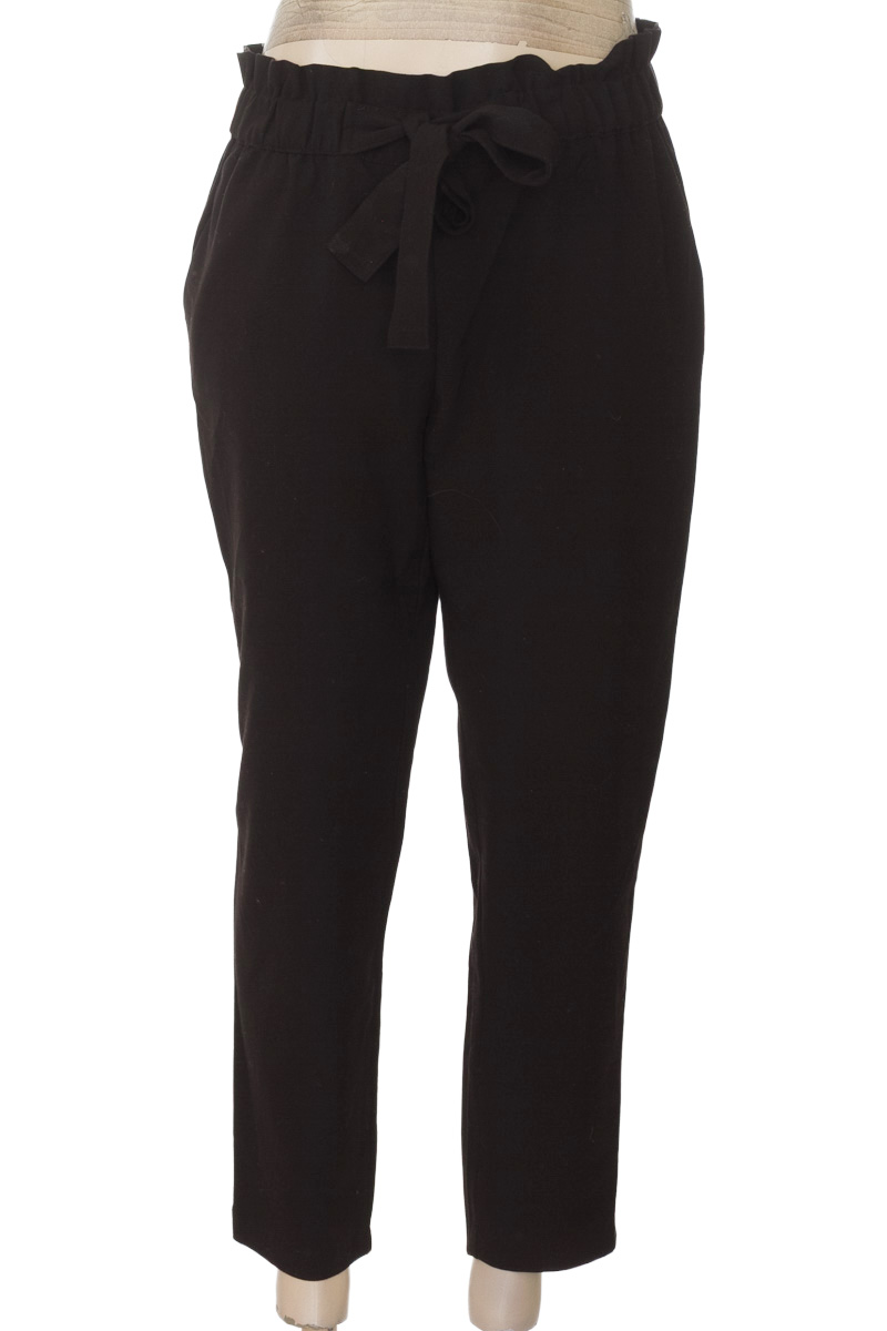 Pantalones color Negro - MNG