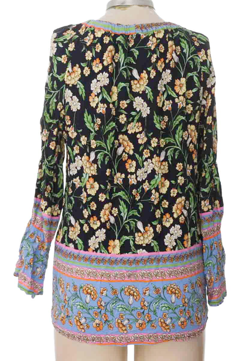 Blusa color Negro - Plica