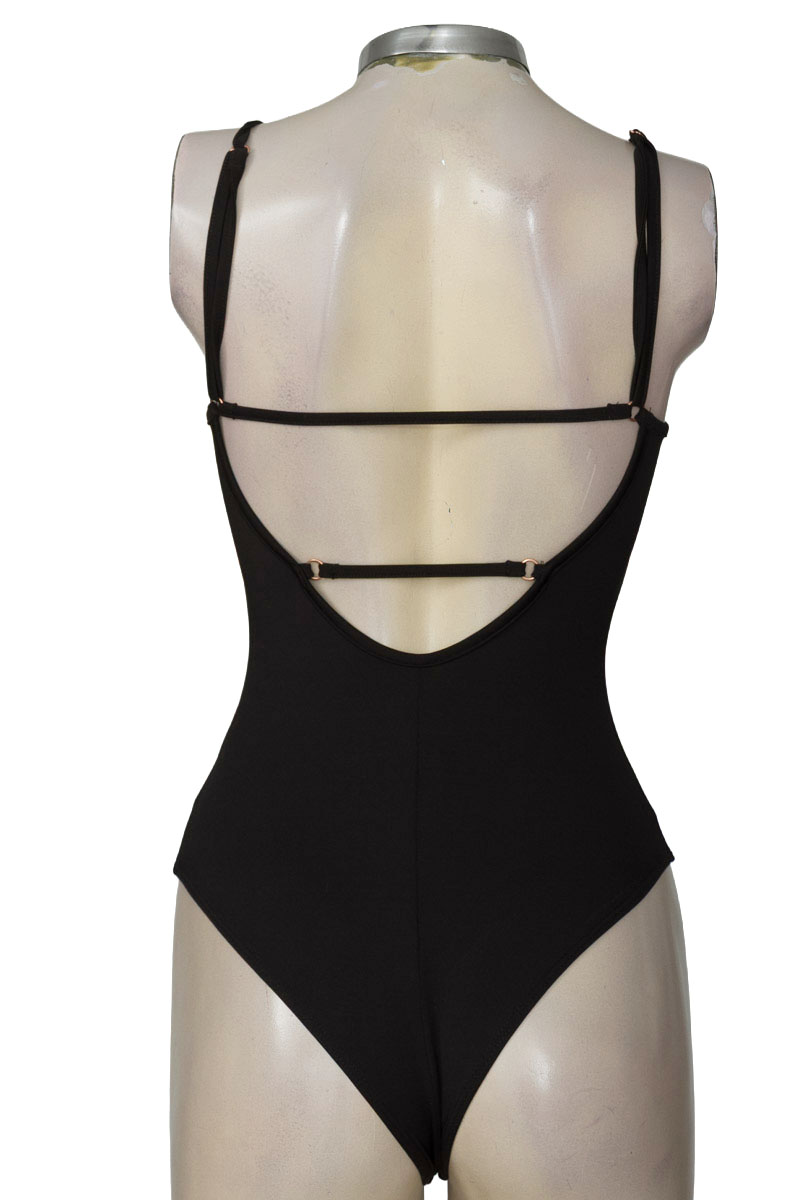 Top / Camiseta color Negro - Closeando