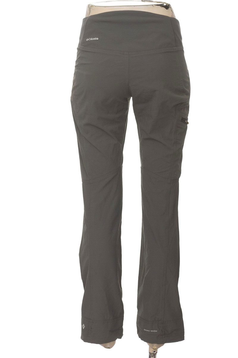 Ropa Deportiva / Salida de Baño color Gris - Columbia