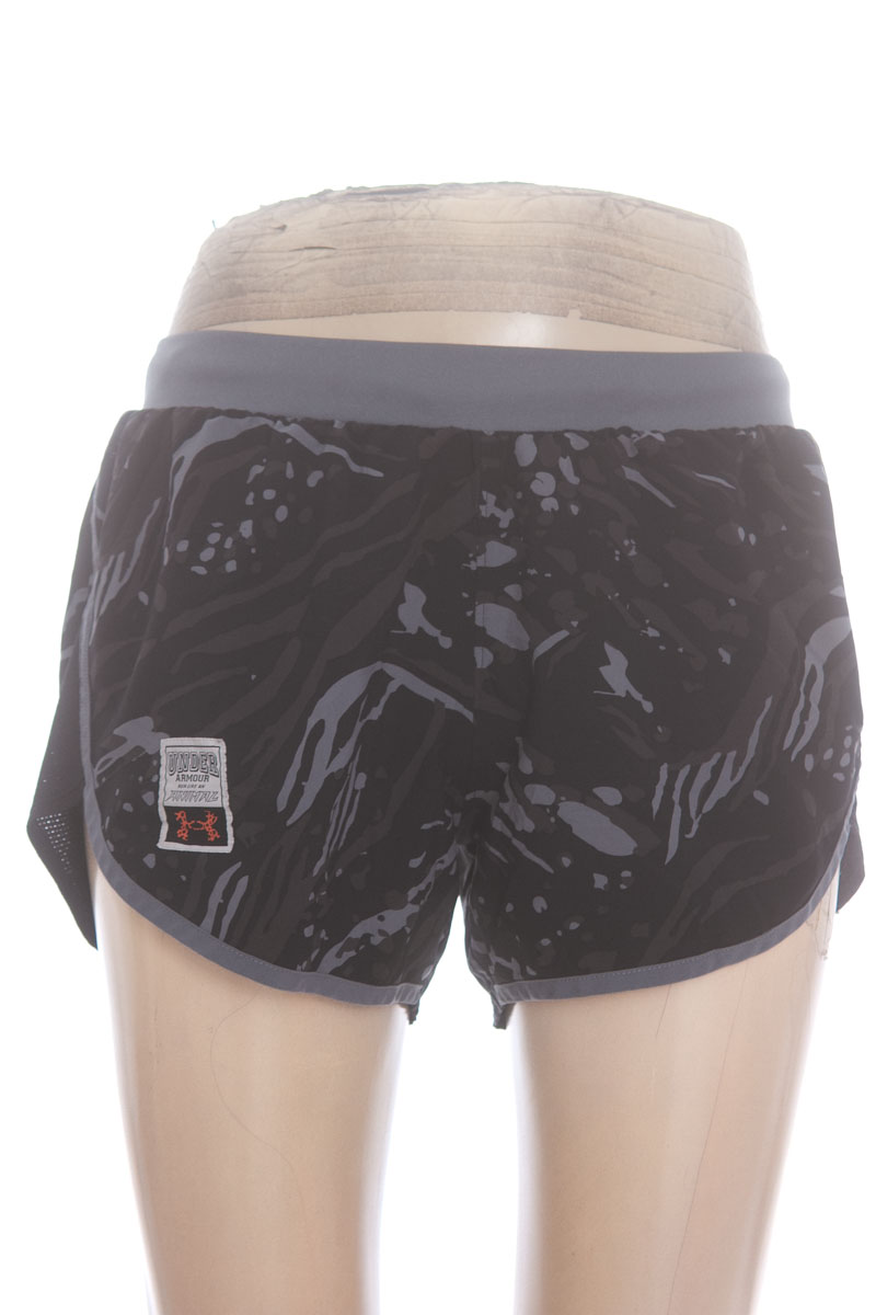 Ropa Deportiva / Salida de Baño color Gris - Under Armour