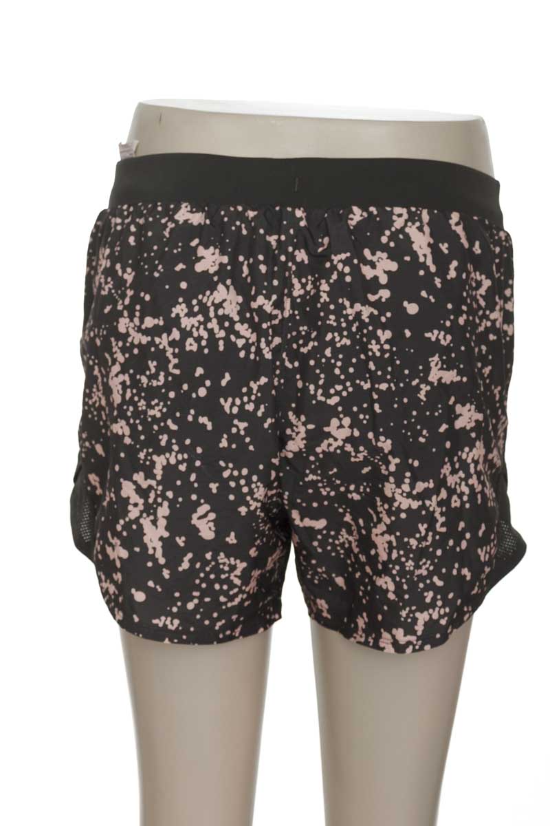 Ropa Deportiva / Salida de Baño color Gris - Under Armour