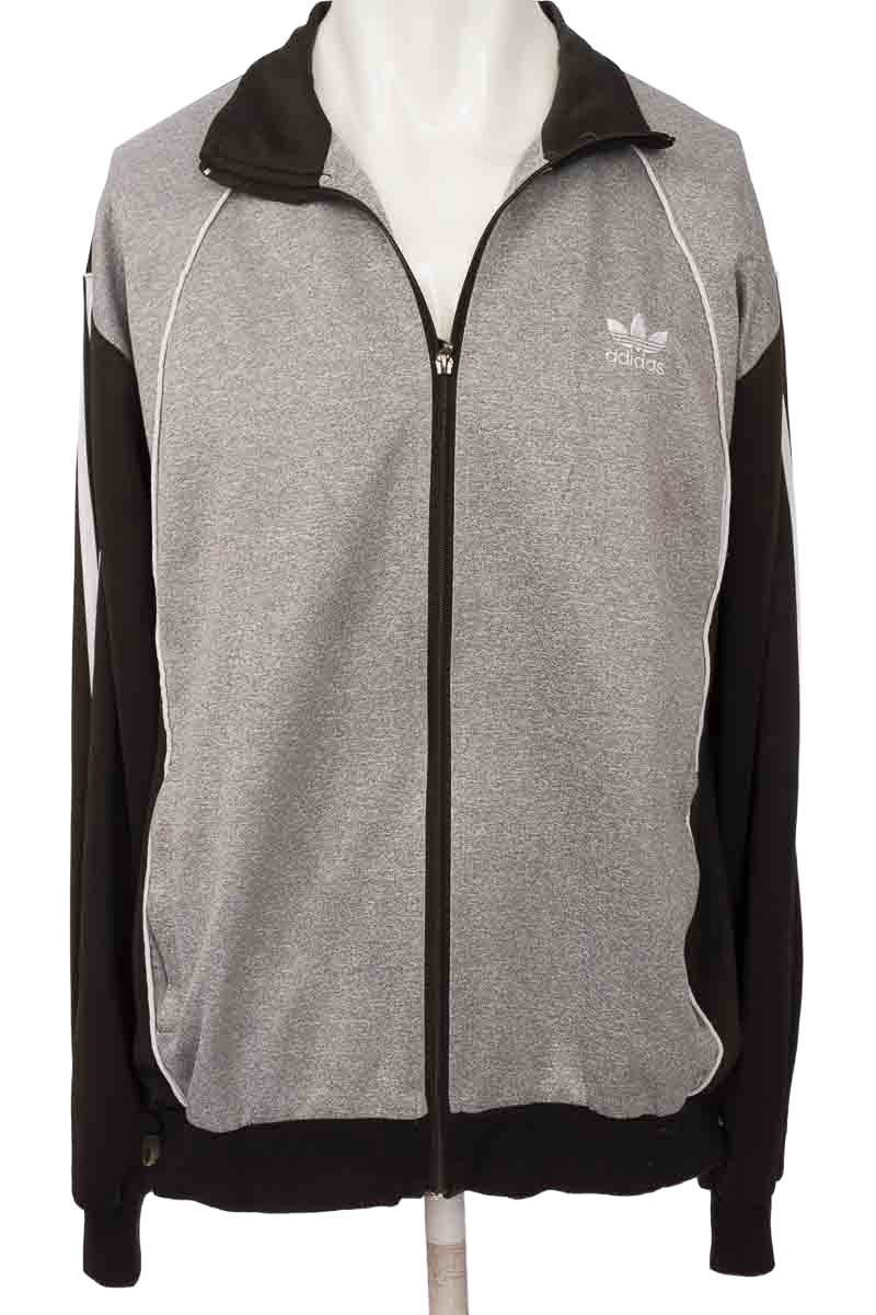 Ropa Deportiva color Gris - Closeando