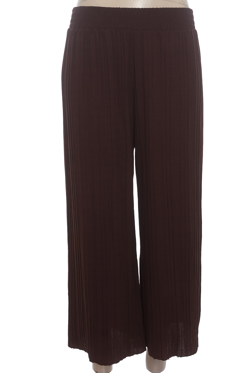Pantalones color Café - Closeando