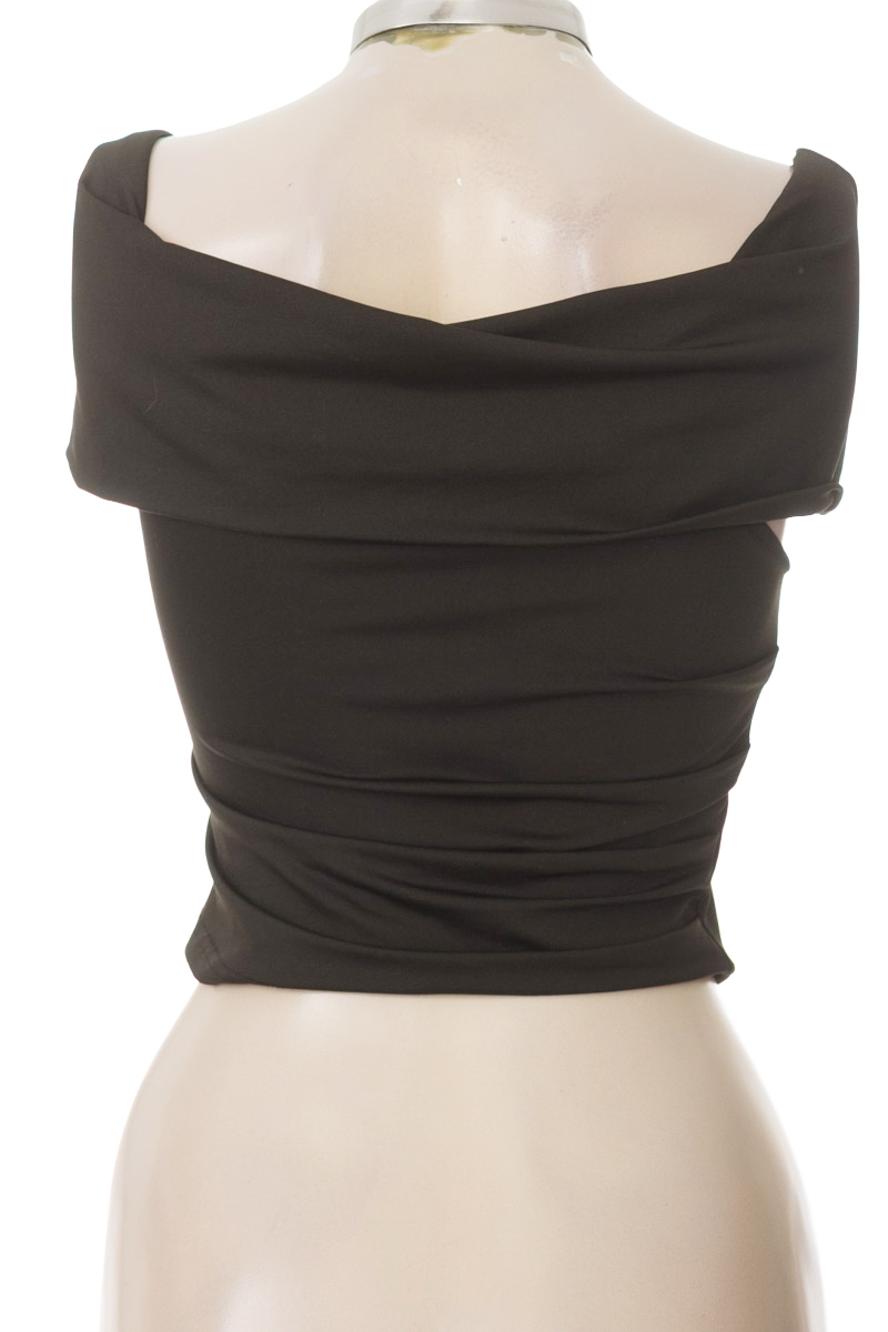 Top / Camiseta color Negro - Dazy