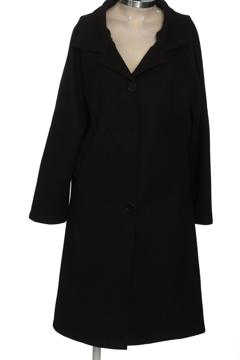 Chaqueta / Abrigo color Negro - Closeando