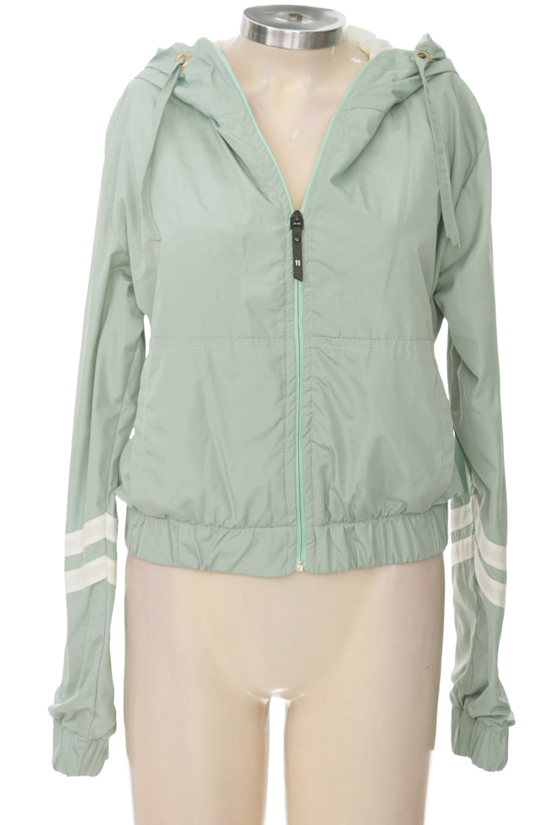 Chaqueta / Abrigo color Verde - Closeando