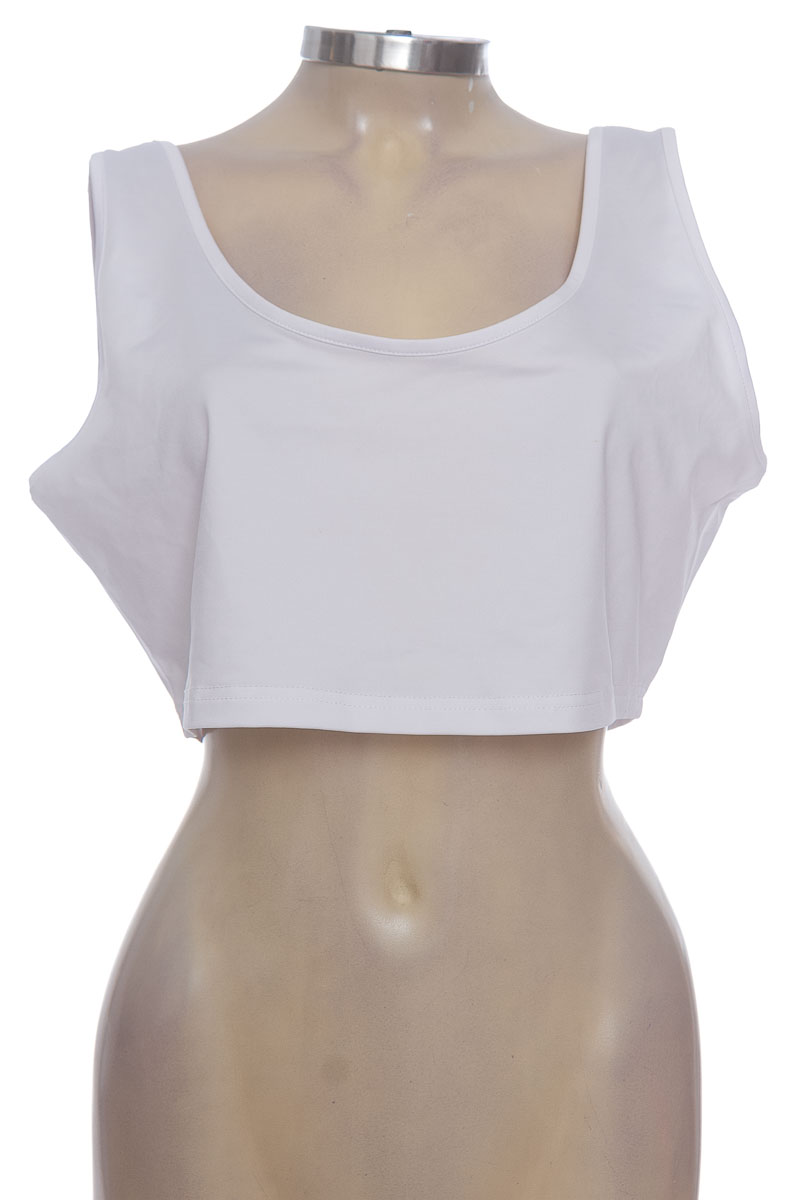Ropa Deportiva / Salida de Baño color Blanco - Closeando