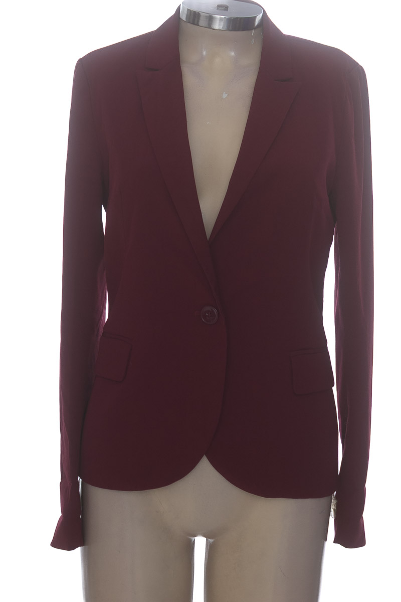 Chaqueta / Abrigo color Vinotinto - Stradivarius