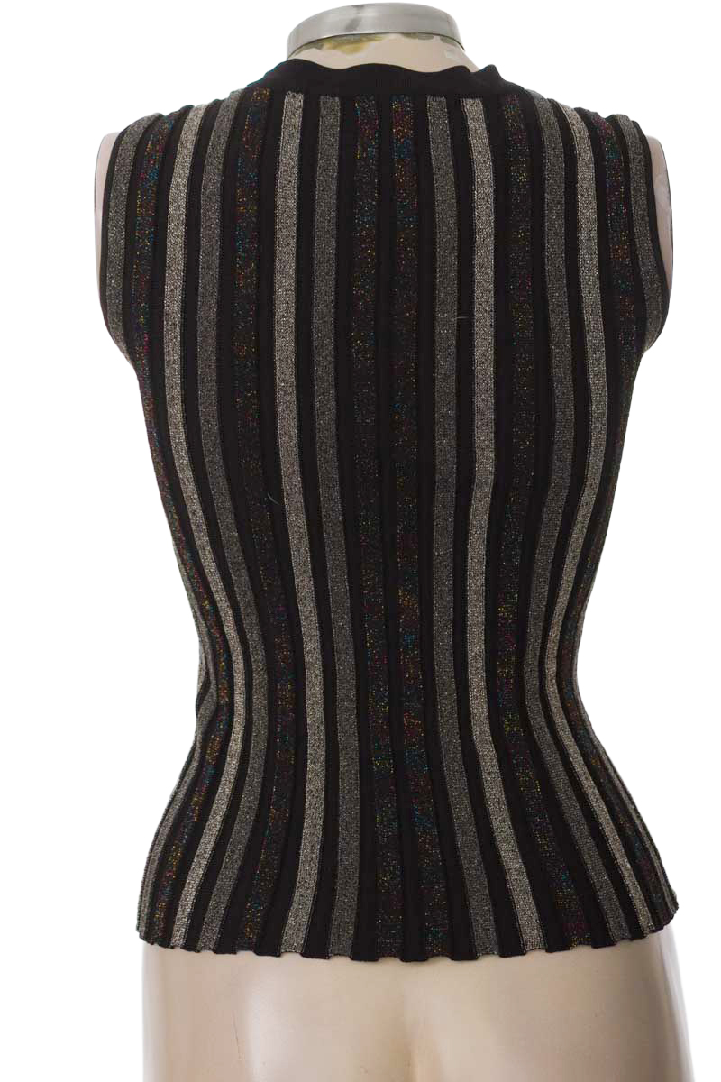 Top / Camiseta color Negro - ELA