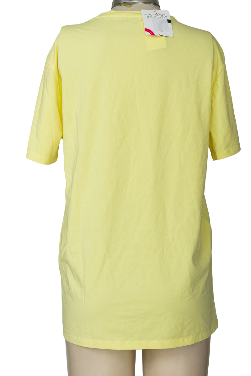 Top / Camiseta color Amarillo - Totto