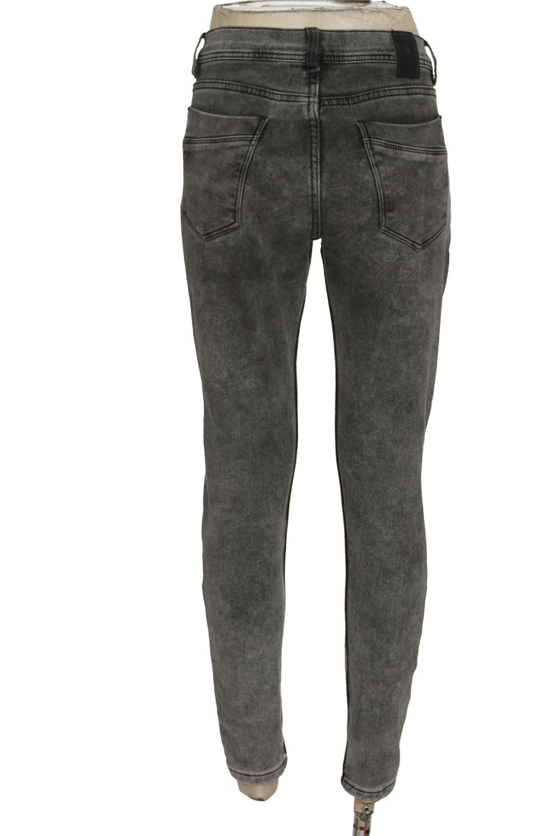 Pantalones color Gris - Closeando
