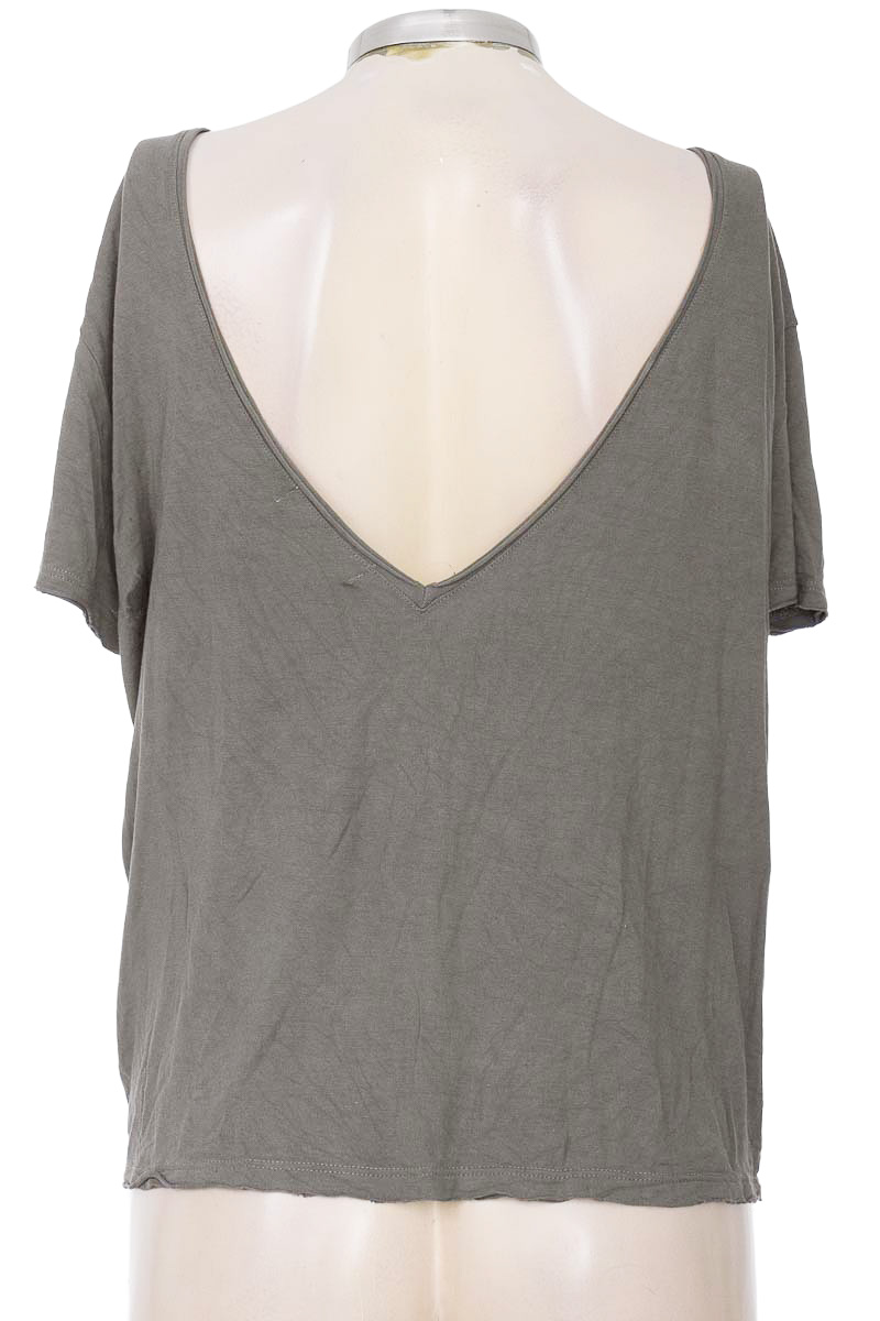 Top / Camiseta color Gris - Color Blue