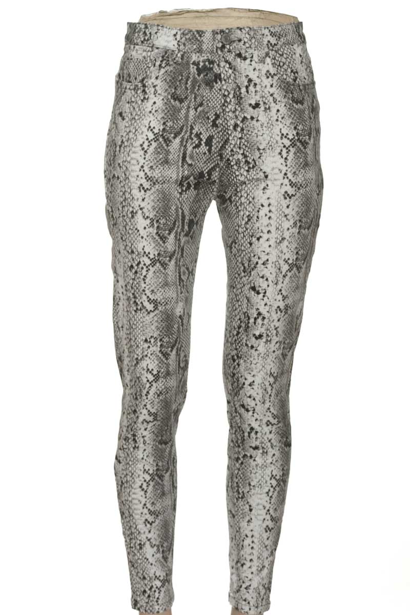 Pantalones color Gris - Stradivarius