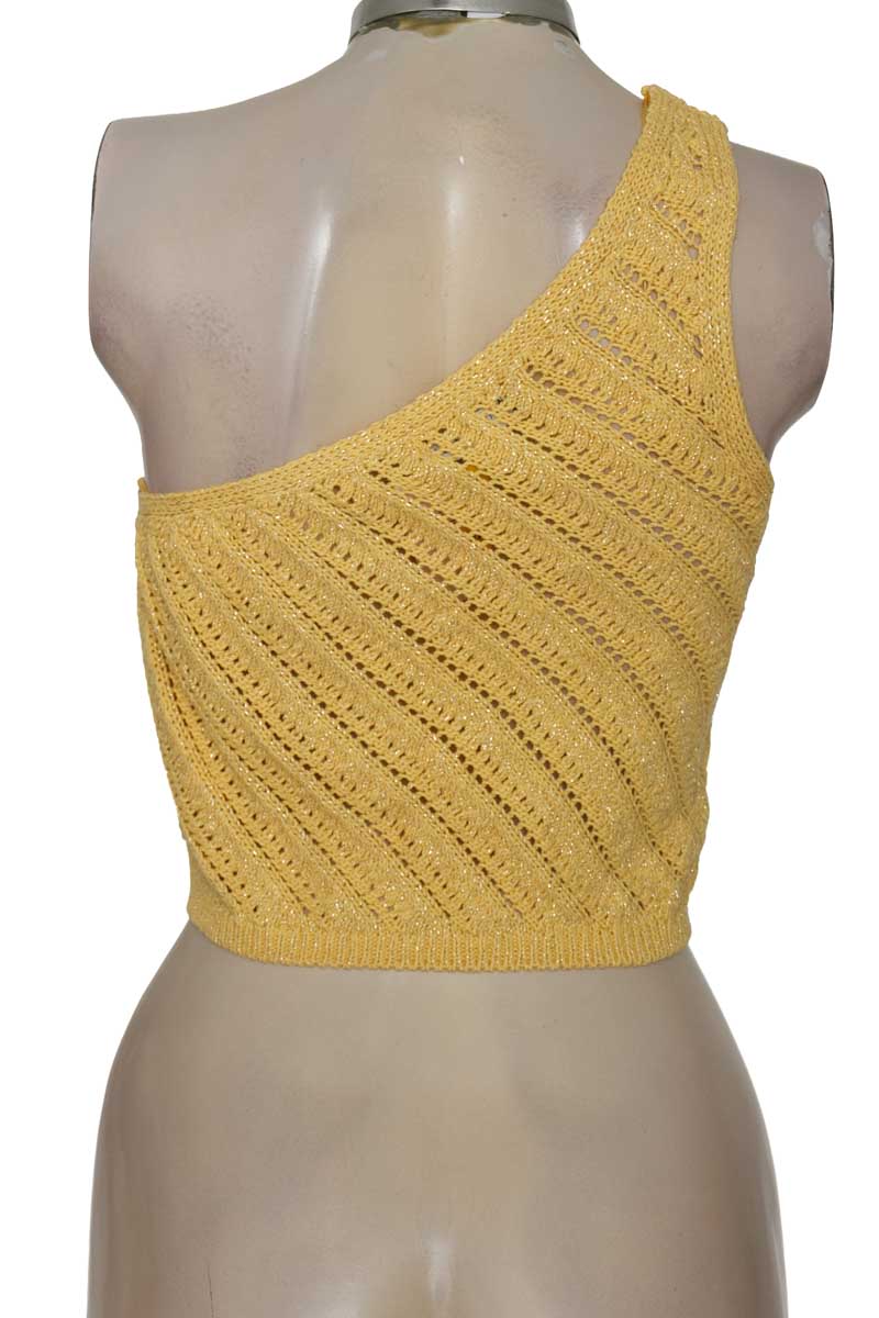 Top / Camiseta color Amarillo - Stradivarius