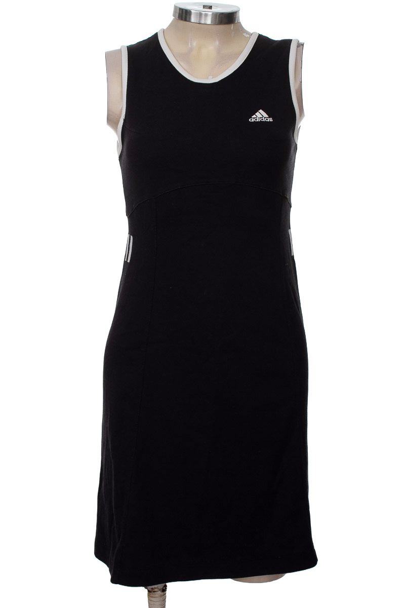 Ropa Deportiva / Salida de Baño color Negro - Closeando