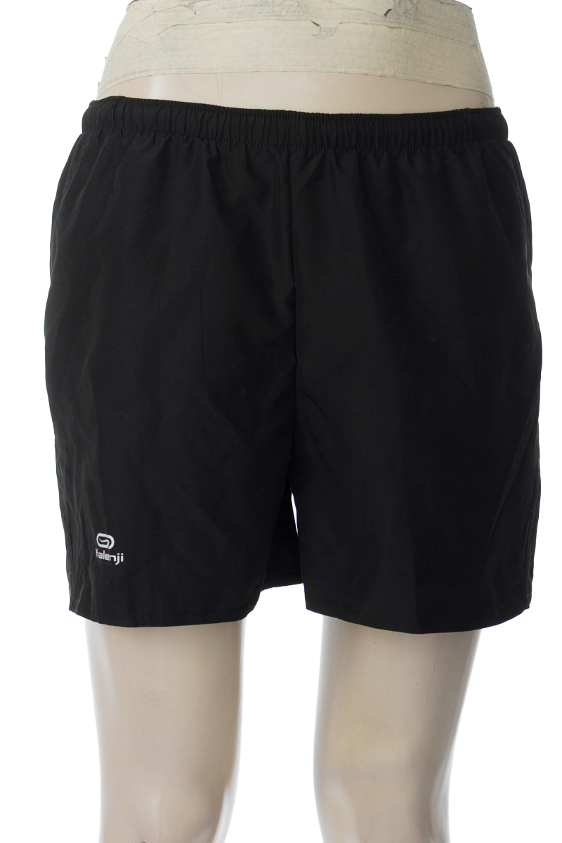 Ropa Deportiva color Negro - Closeando