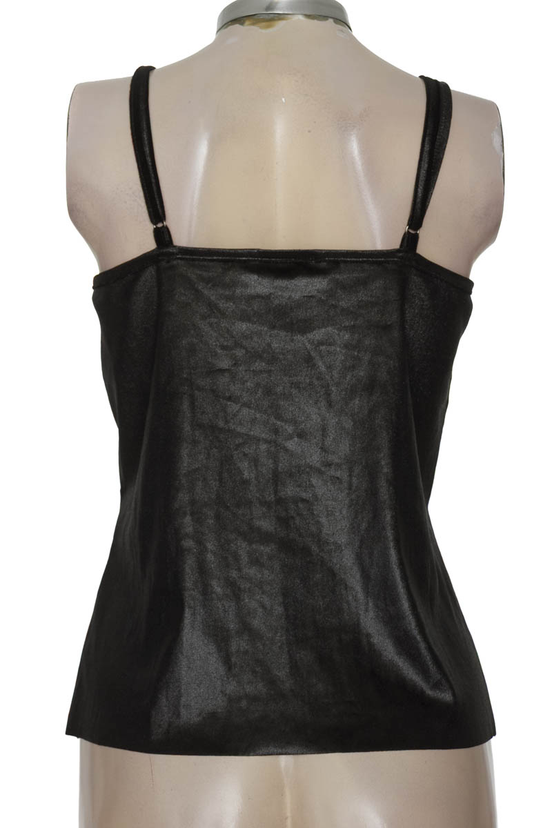Top / Camiseta color Negro - ELA