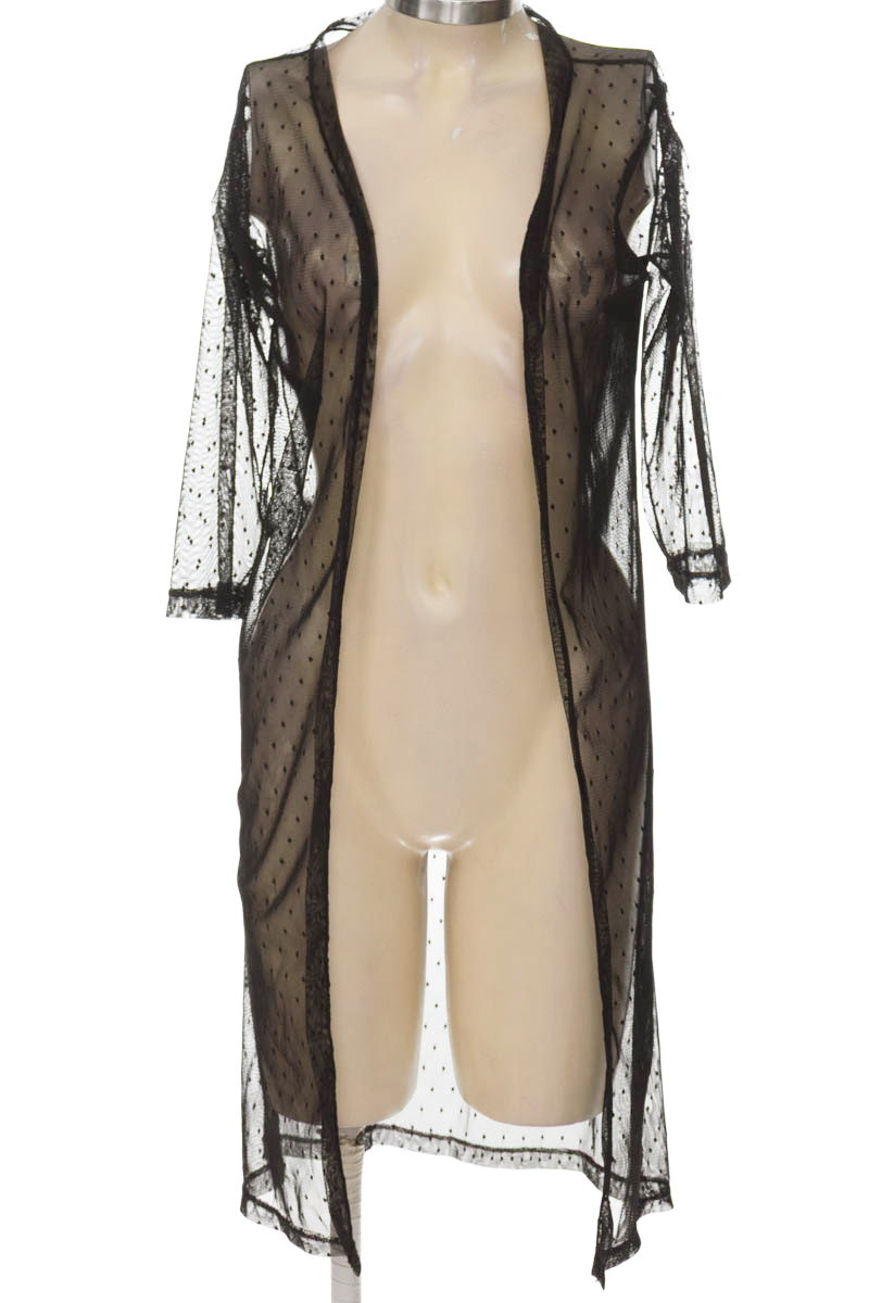 Ropa Deportiva / Salida de Baño color Negro - Closeando