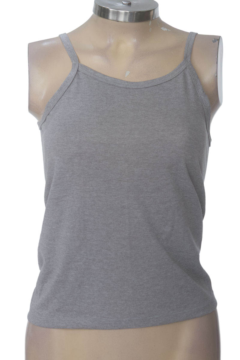 Top / Camiseta color Gris - Closeando