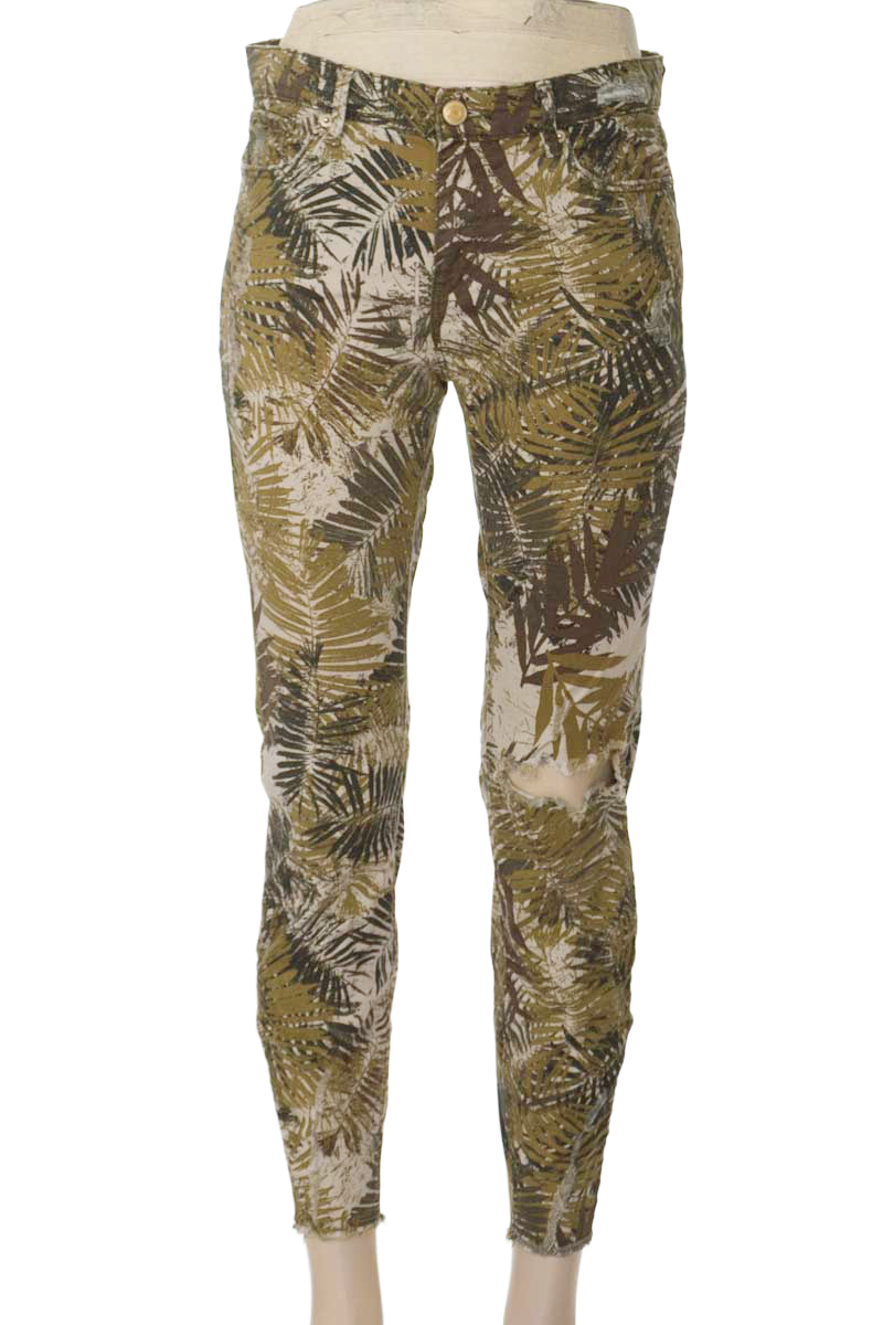 Pantalones color Verde - Stradivarius