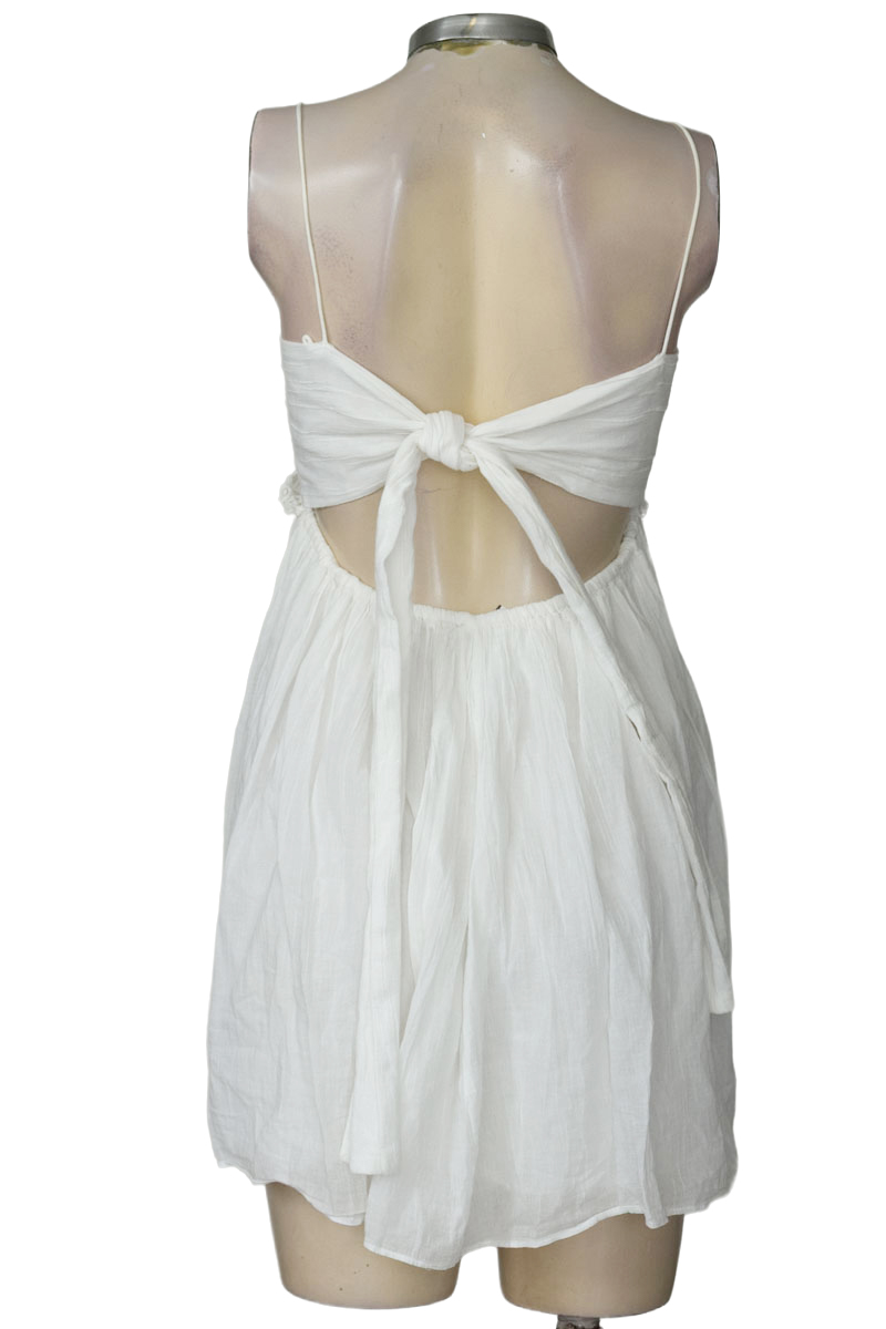 Vestido / Enterizo color Blanco - Closeando