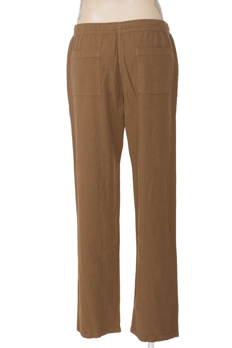 Pantalones color Café - Closeando