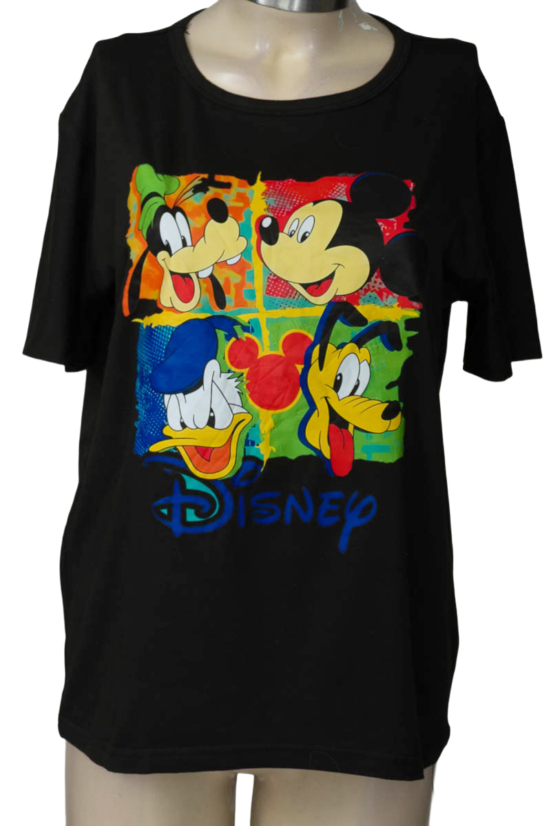 Top / Camiseta color Negro - Closeando