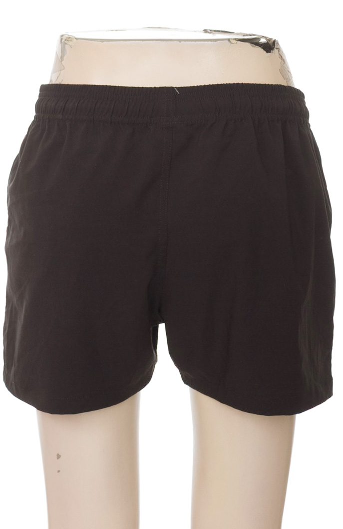 Ropa Deportiva / Salida de Baño color Negro - Closeando