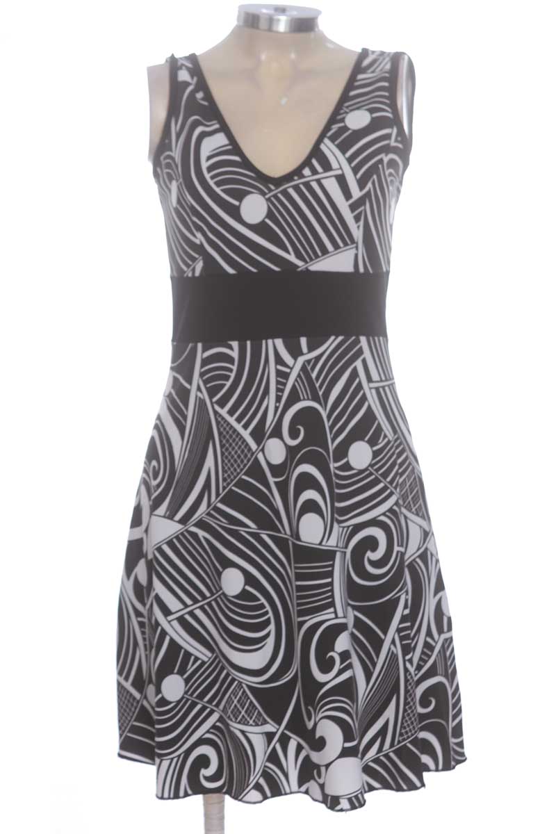 Vestido / Enterizo color Negro - Closeando
