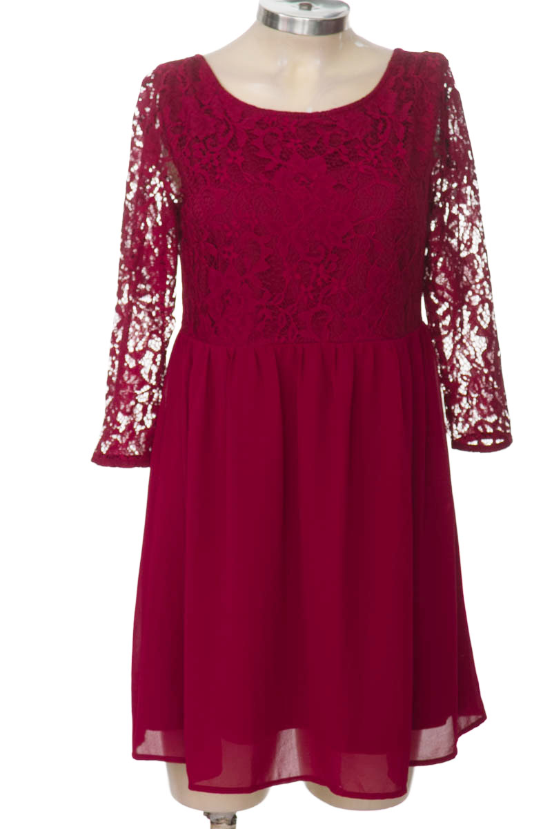 Vestido / Enterizo color Vinotinto - Forever 21