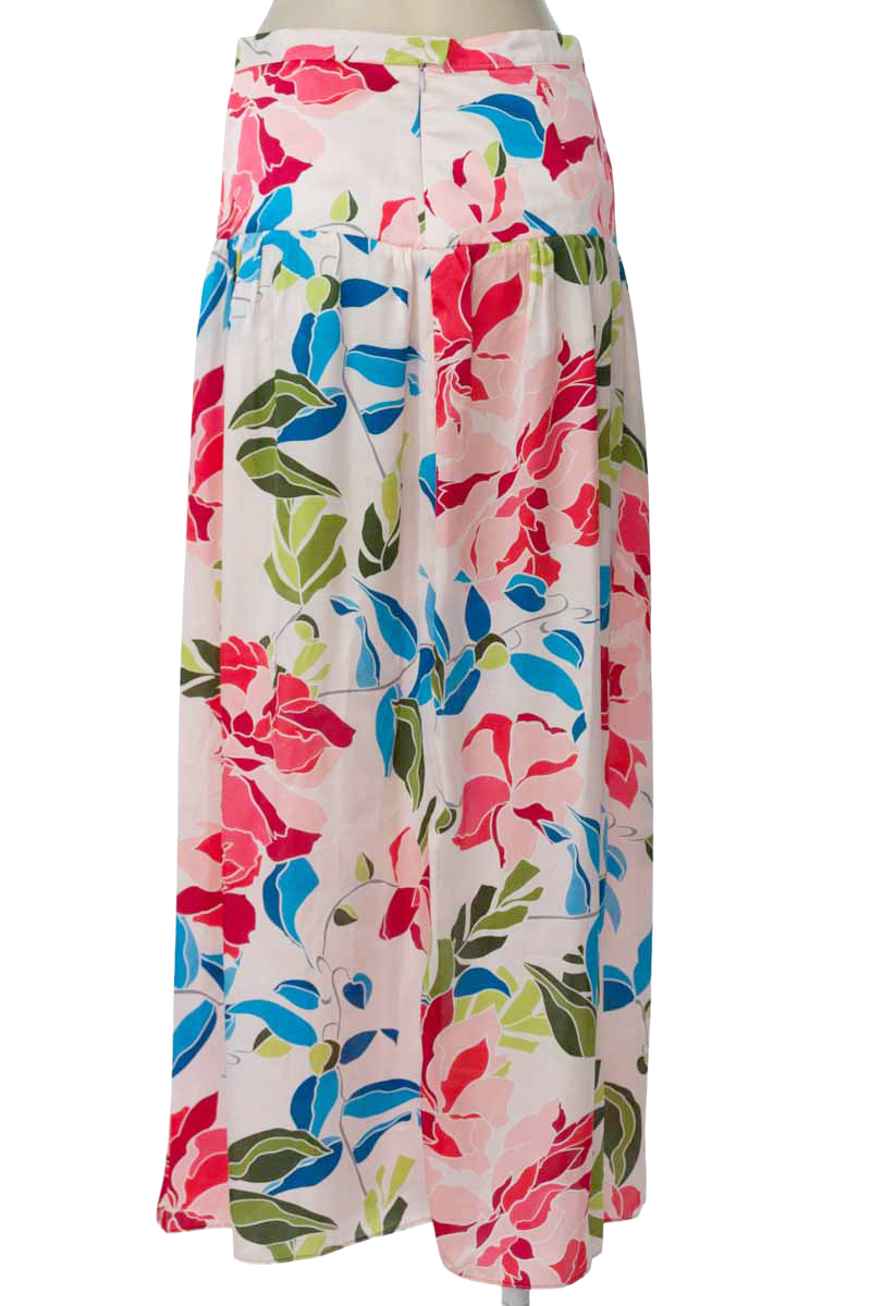 Falda color Rosado - Closeando